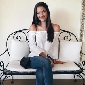 Meet your Posher, Cristina